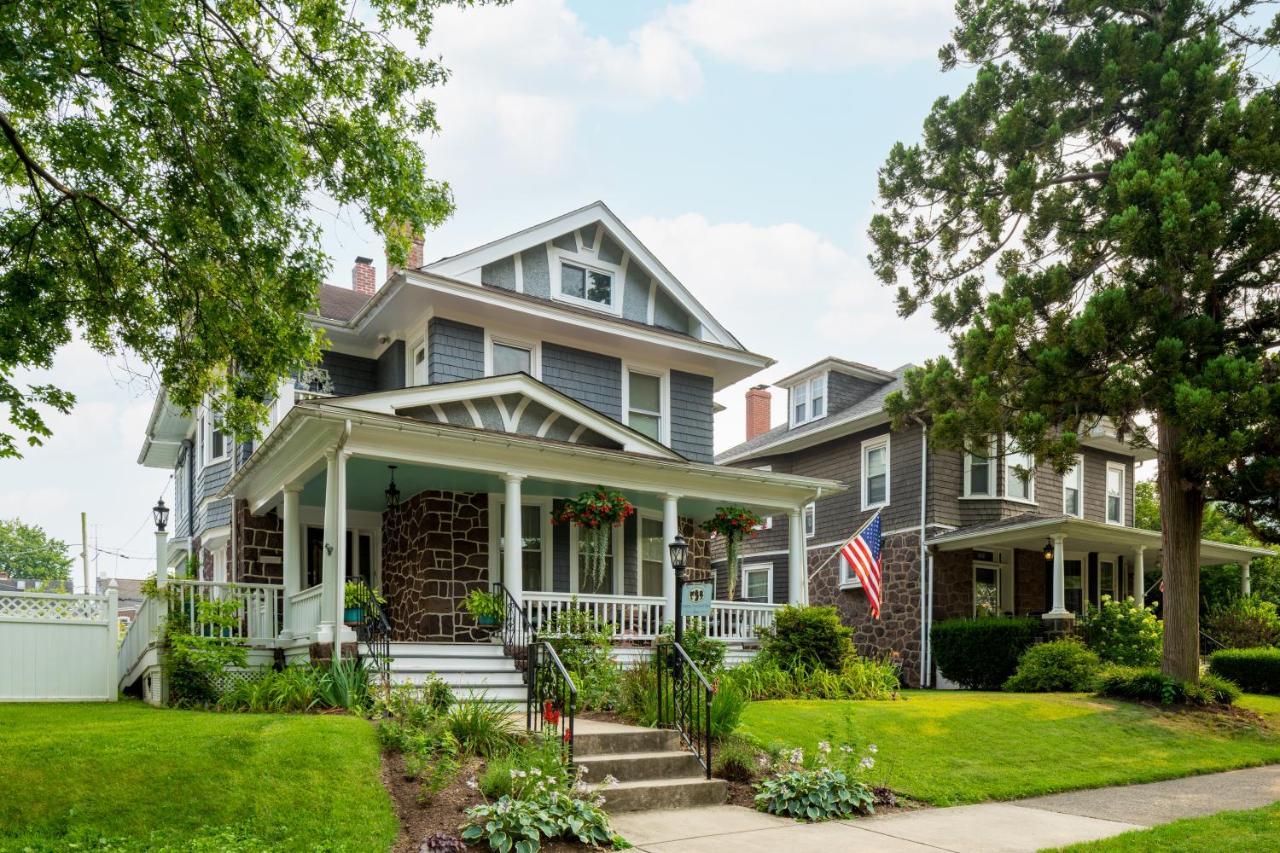 Three Daughters Inn Pottstown Exterior photo